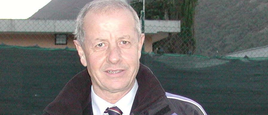 La scomparsa di Mario Vivani, ex allenatore di calcio a Tolentino, ha colpito la comunità sportiva. Amato per le sue capacità tecniche e umanità, ha lasciato un segno indelebile.