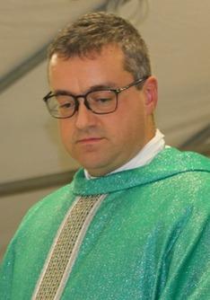 "Chiese ai giovani di alzarsi dal divano. È un esempio per me" "Chiese ai giovani di alzarsi dal divano. È un esempio per me"