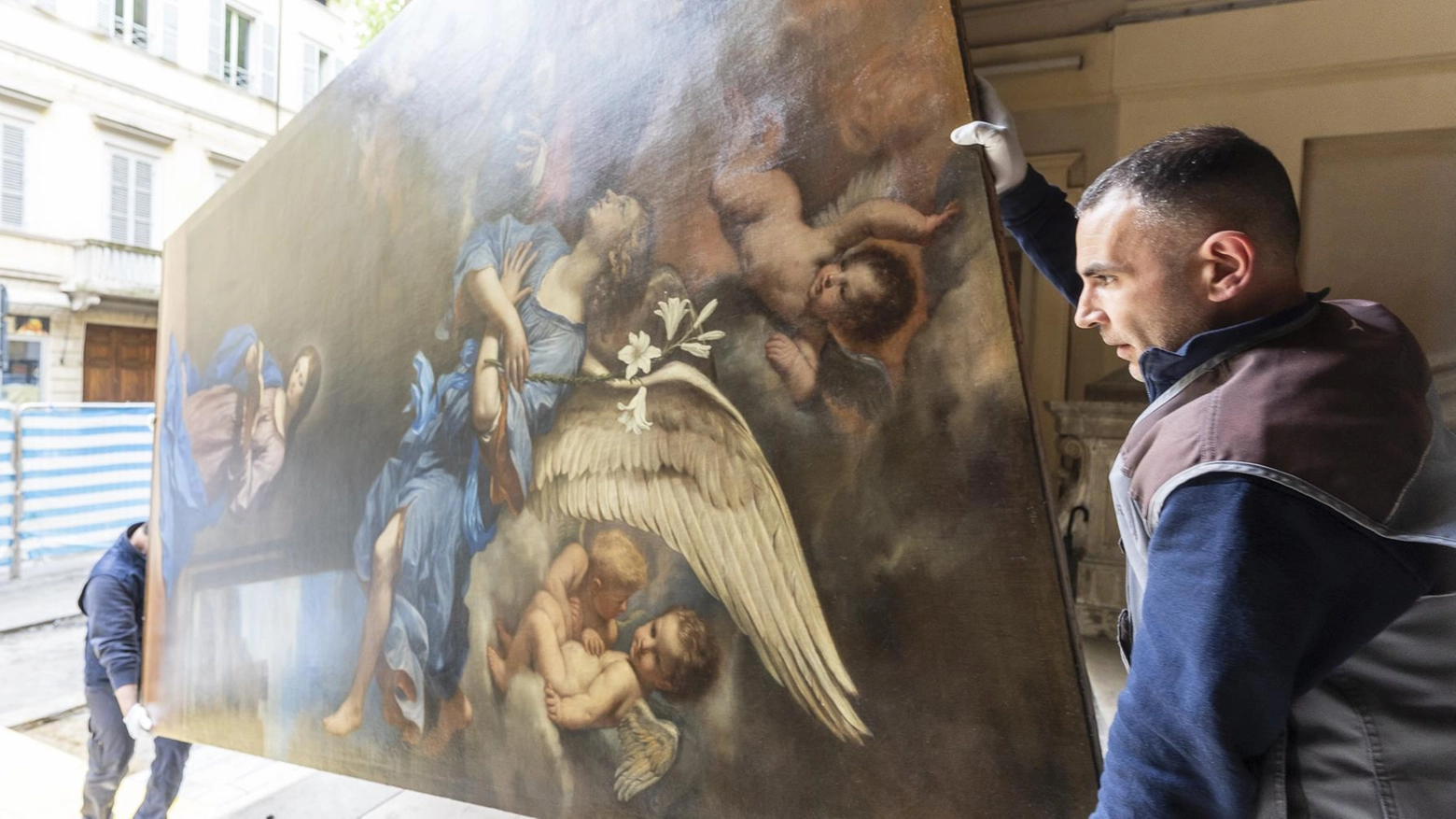 Il restauro di palazzo Merenda, con lo svuotamento dei locali, ha favorito il prestito dei prestigiosi quadri