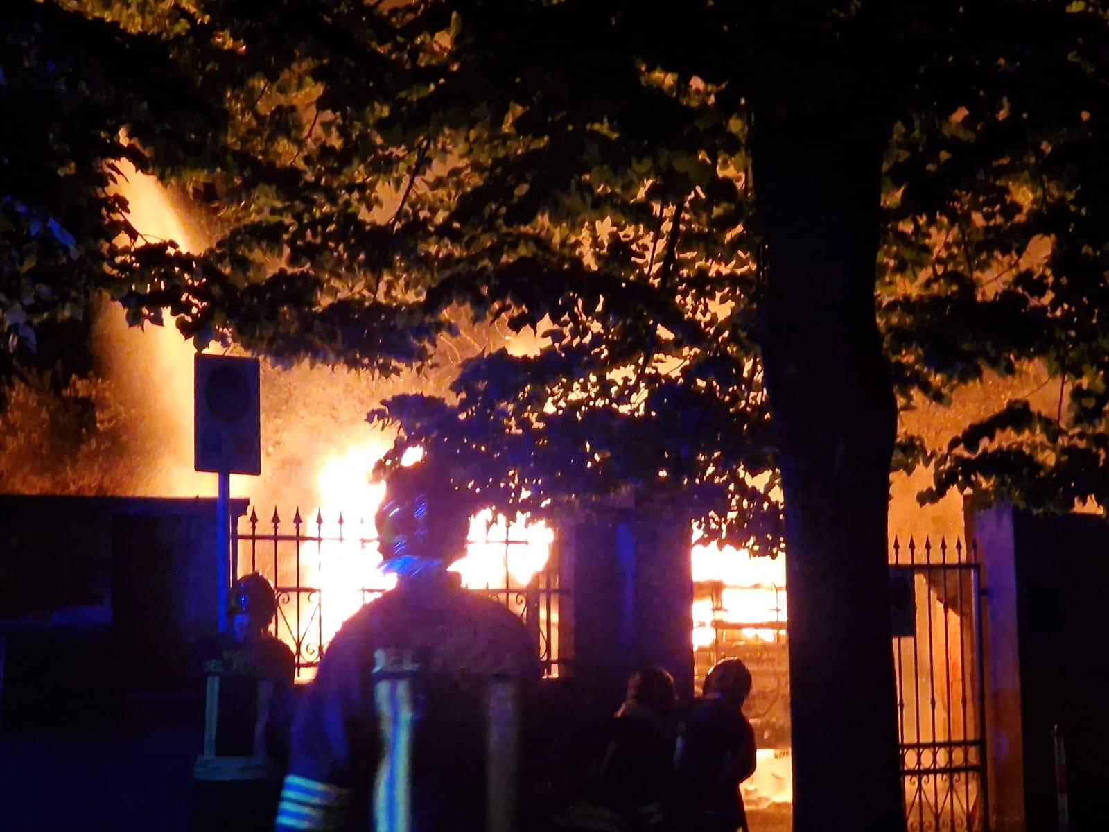 camper a fuoco nella notte c è l ipotesi del dolo da Ilrestodelcarlino.it camper a fuoco nella notte c è l ipotesi del dolo