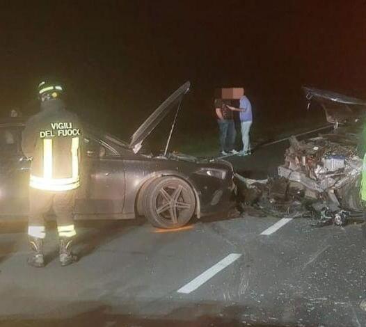 Schianto fra auto a Gattatico, in tre in ospedale Schianto fra auto a Gattatico, in tre in ospedale
