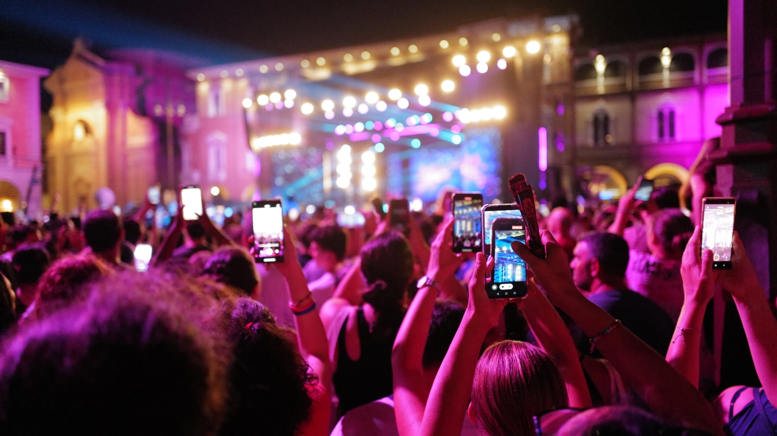 Il concerto di Radio Bruno la scorsa estate a Forlì (Foto Frasca)