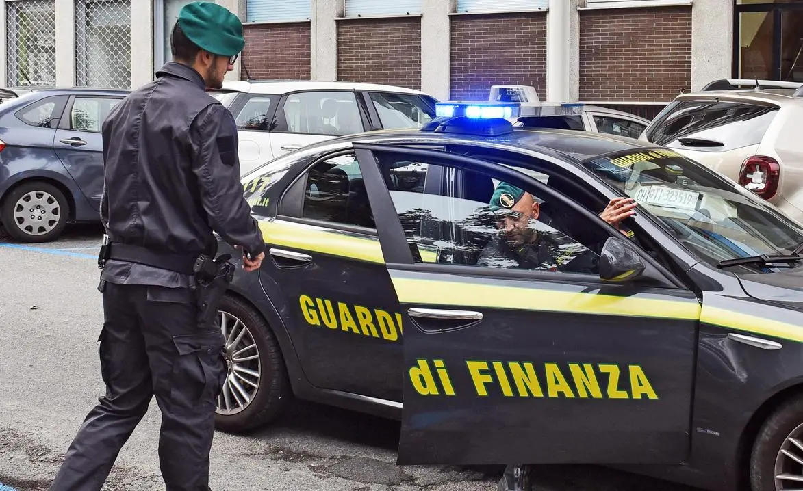 Inchiesta a Unimore. Truffa e peculato, 18 persone indagate
