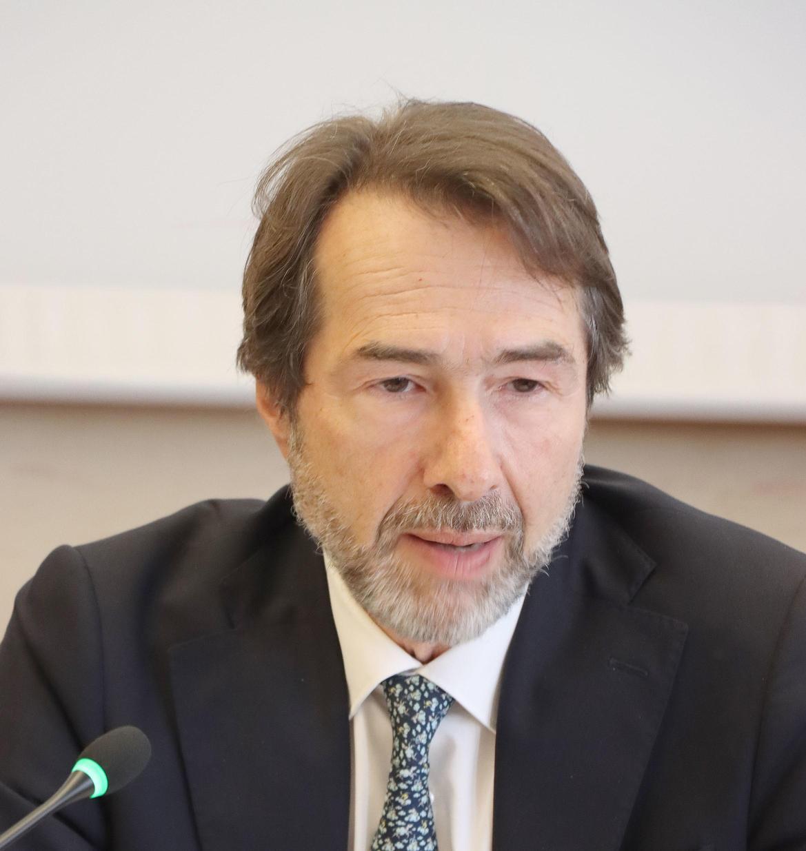 Incertezza e dazi frenano fiducia e investimenti delle imprese