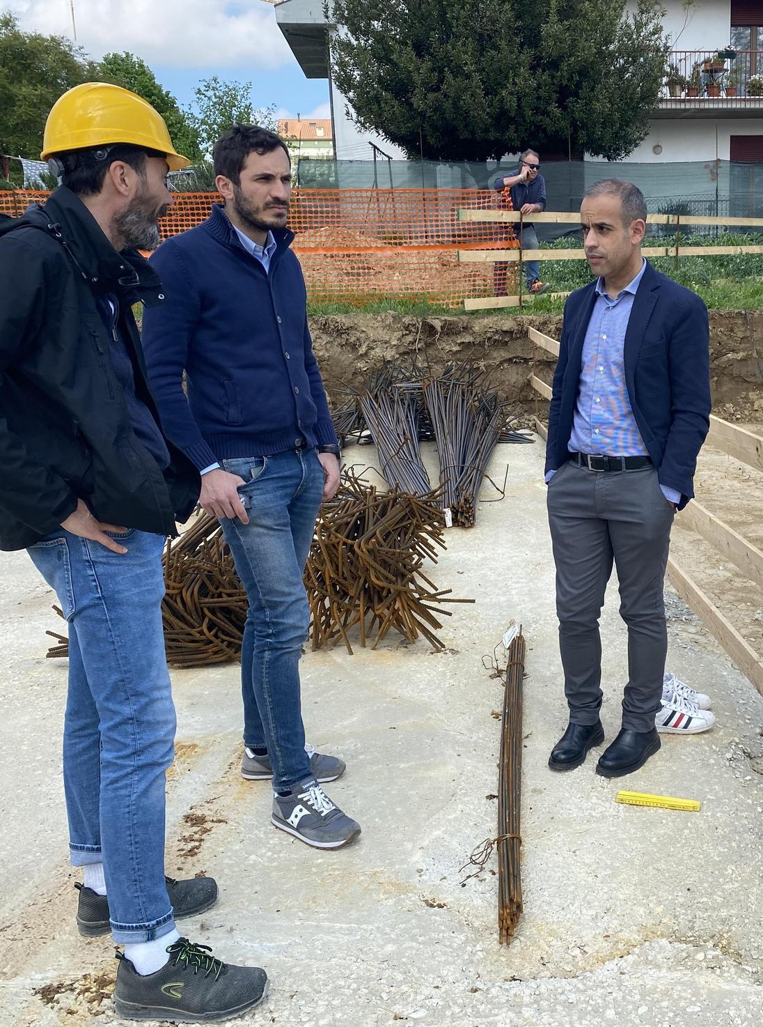 "Efficientamento energetico, infissi sostituiti nelle scuole"