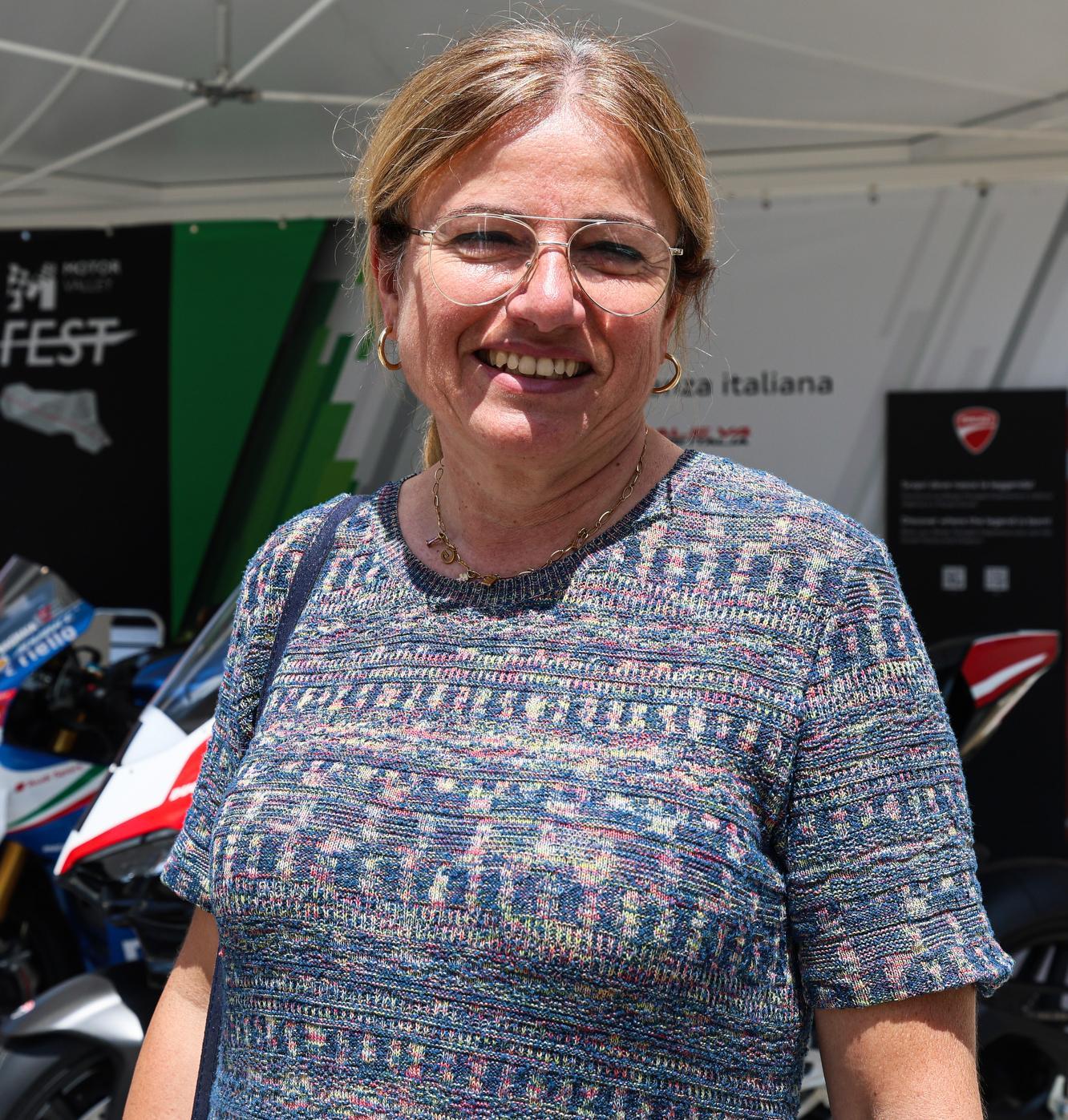 "Provo amore per i motori" "Provo amore per i motori"