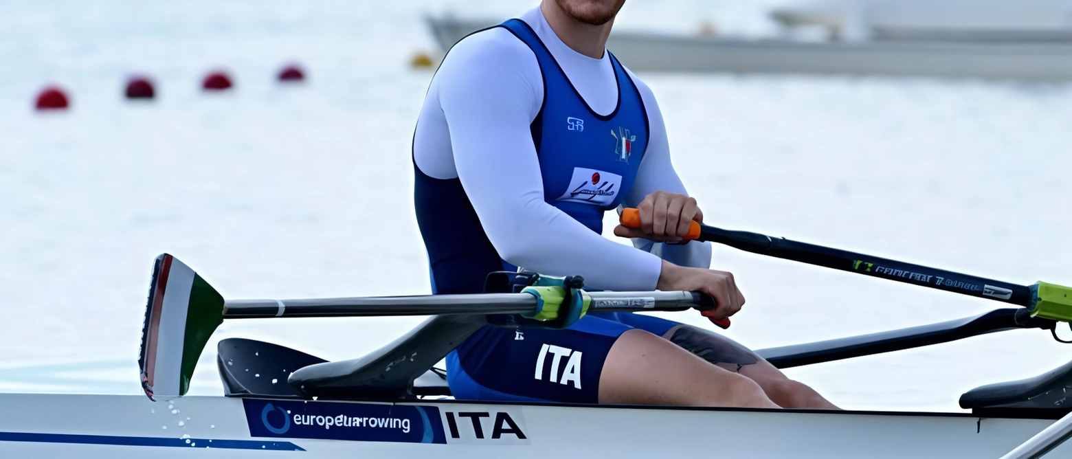Il canottiere ferrarese Luca Rambaldi si avvicina alla finale alle Olimpiadi di Parigi, dopo aver conquistato la semifinale agli Europei di Szeged con Matteo Sartori.