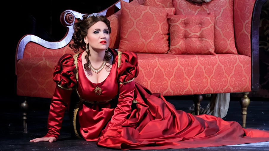 Carmen Giannattasio da stasera al Comunale Nouveau nel capolavoro di Puccini diretto da Oksana Lyniv. In versione 2.0
