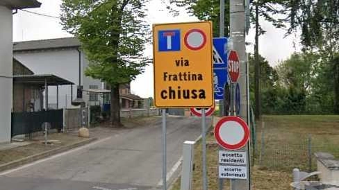 "Via Frattina, danni provocati dai camion. Pronti a denunciare"