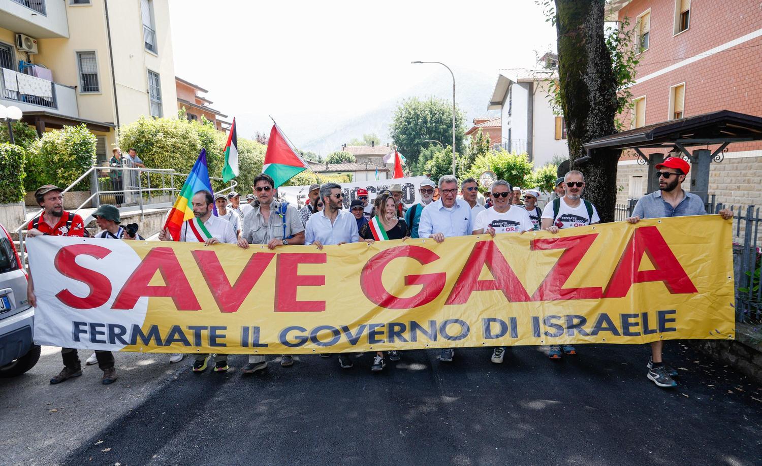 Le voci dal palco di Monte Sole. Lepore: "Il Governo ci ascolti. Chi manifesta non sta insorgendo" Le voci dal palco di Monte Sole. Lepore: "Il Governo ci ascolti. Chi manifesta non sta insorgendo"