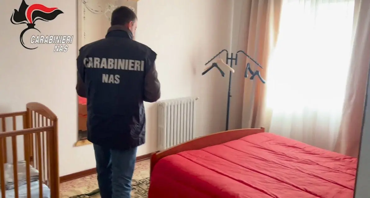 Blitz dei Nas nelle strutture ricettive. Sigilli a un affittacamere abusivo