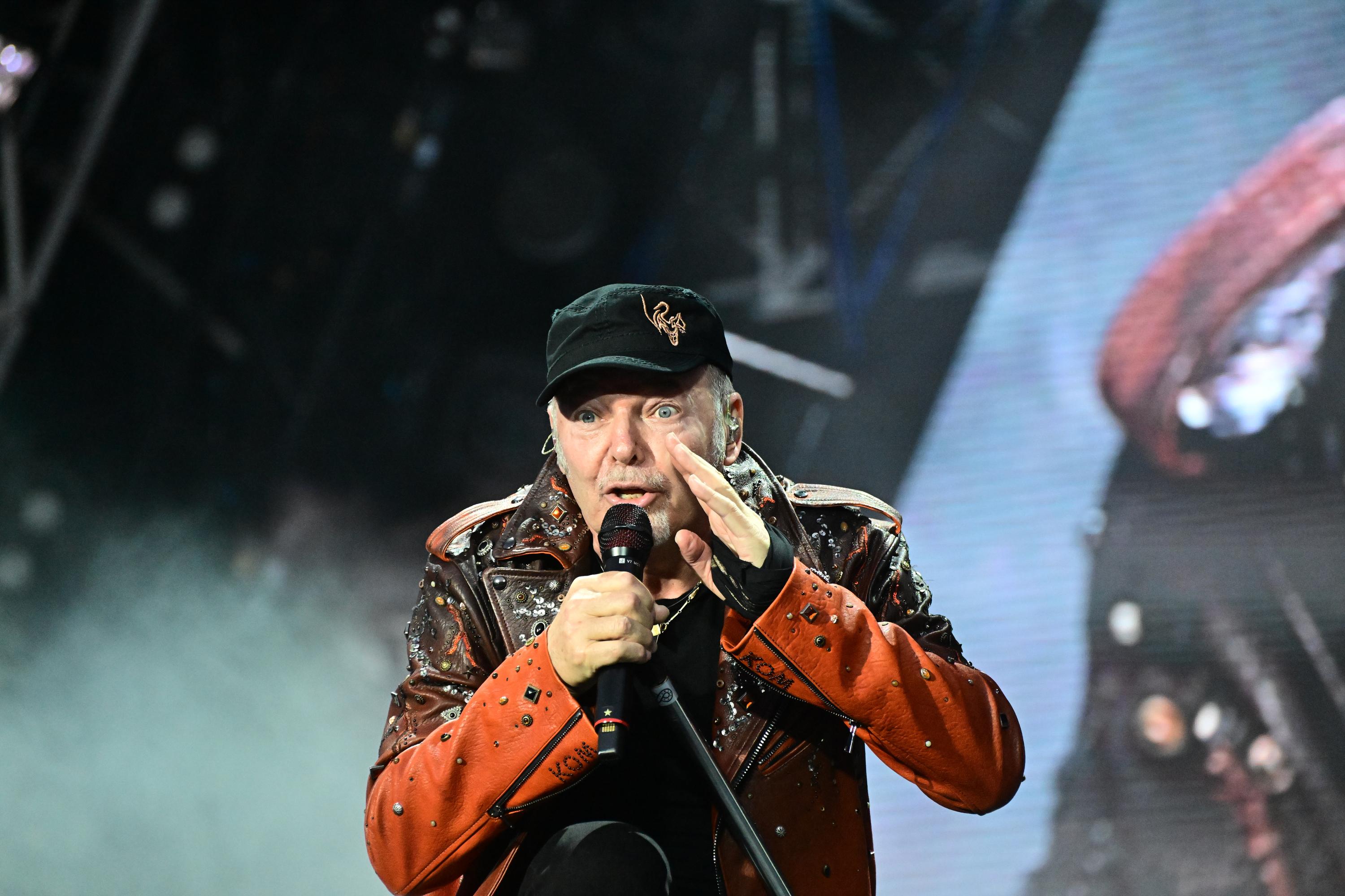 il rock di vasco rossi infiamma la notte di bologna siamo una vita spericolata foto