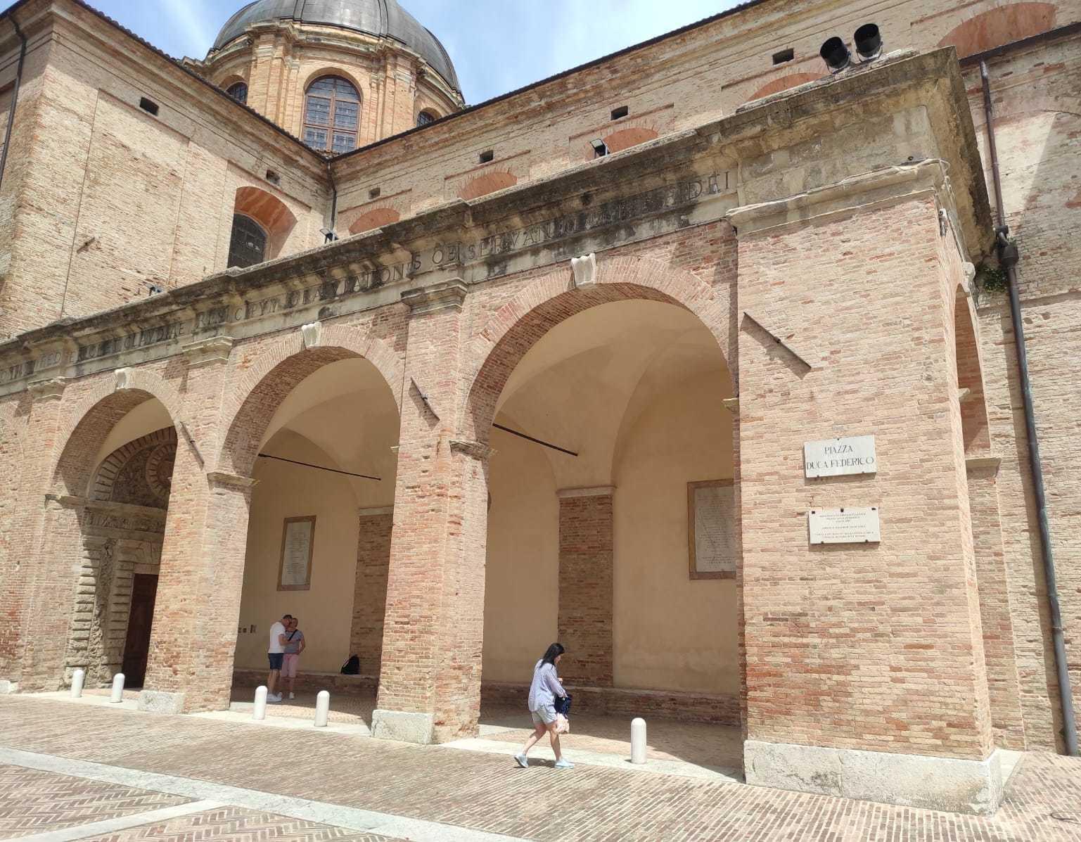L’antica Loggia del Grano intitolata a don Italo Mancini L’antica Loggia del Grano intitolata a don Italo Mancini