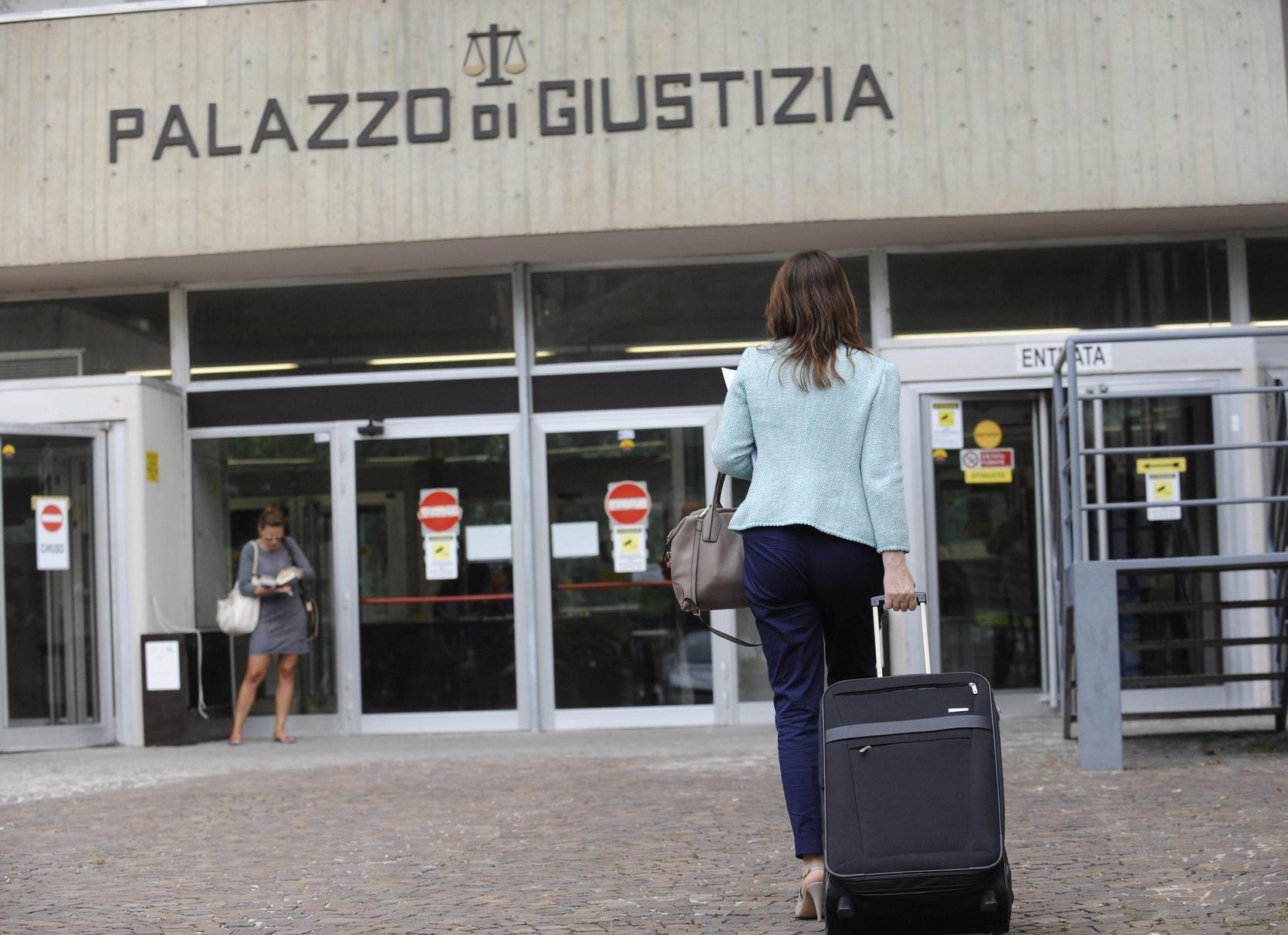 Raffica di furti, giovane a processo