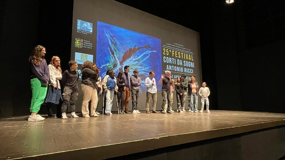 Tanti i temi affrontati nelle opere in concorso al festival, che oggi si sdoppia, con appuntamenti al cinema Mariani e al teatro Rasi