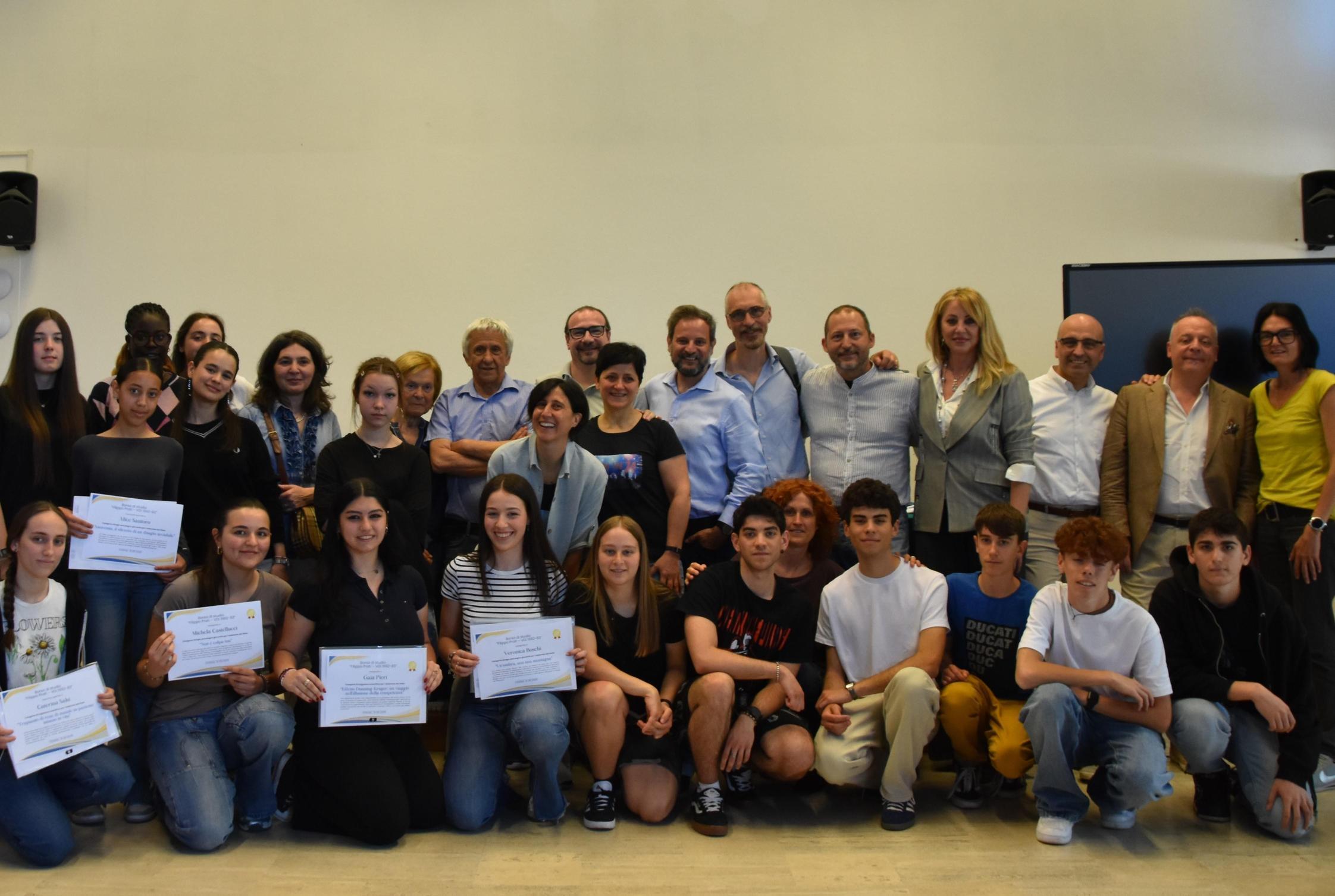 premiati i vincitori delle borse di studio intitolate alla memoria di filippo prati da Ilrestodelcarlino.it premiati i vincitori delle borse di studio intitolate alla memoria di filippo prati