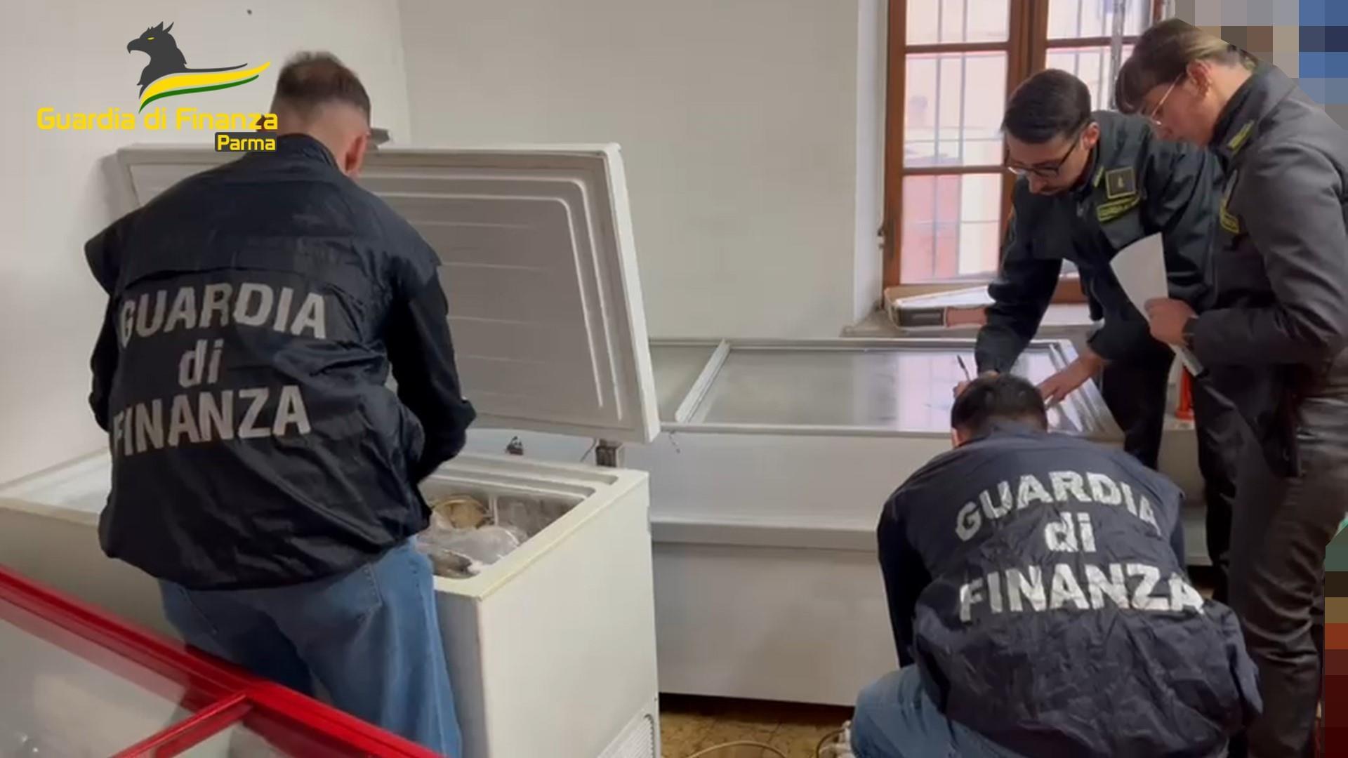 Pasta spezie da Ilrestodelcarlino.it Pasta spezie carne e pesce scaduti o non sicuri sequestrati oltre 285 kg di prodotti in un negozio