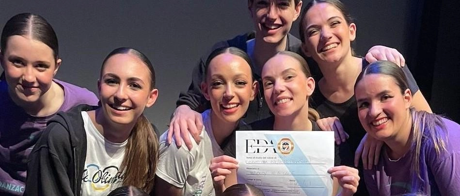 La scuola di danza Dance Dream di Cesenatico ha ottenuto ottimi risultati all'European Dance Contest a Cattolica, con coreografie curate dal maestro Rocco Suma. Gli allievi hanno conquistato premi e borse di studio prestigiose, dimostrando il loro talento e impegno.
