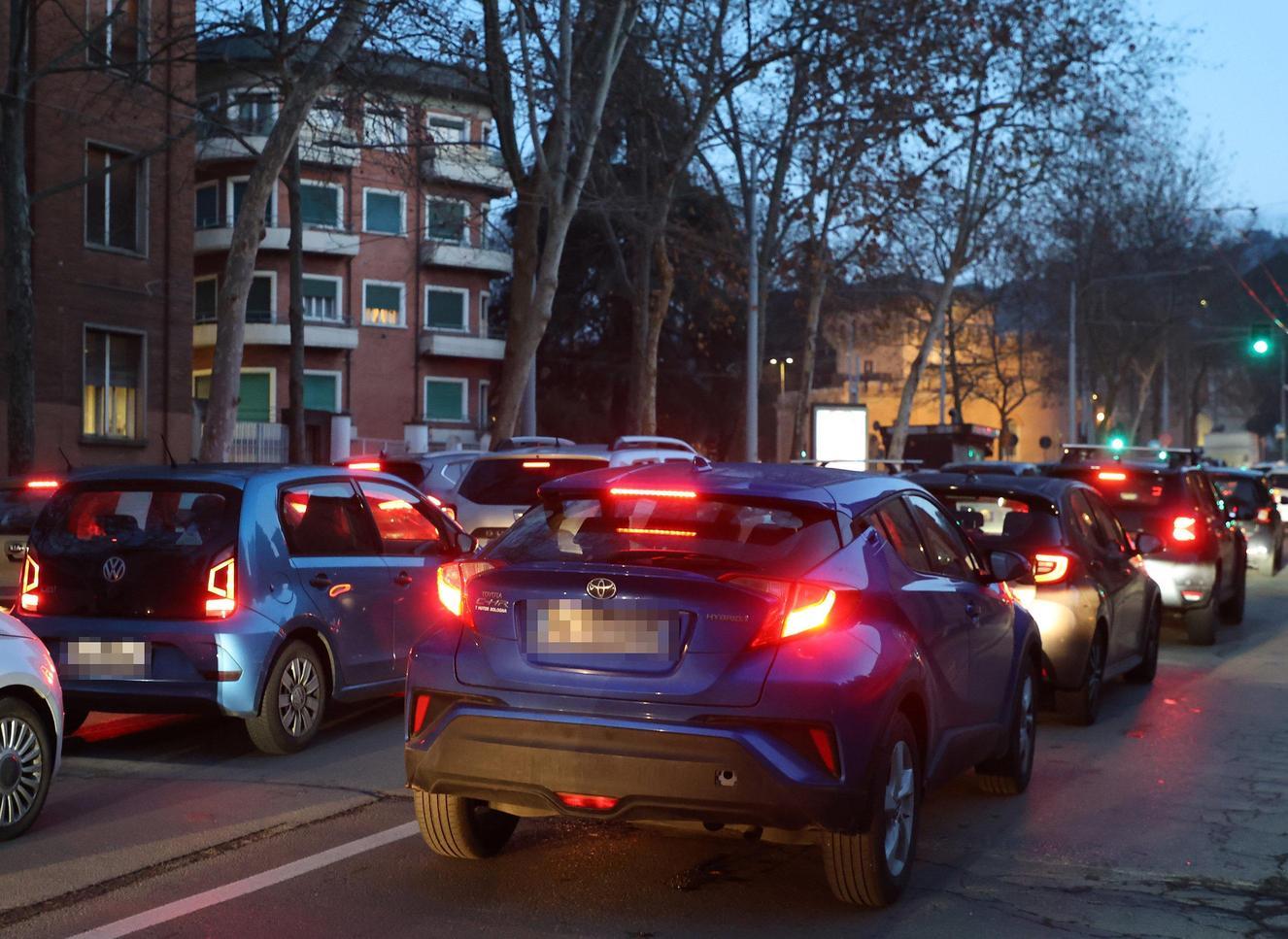 Lo stop di ottobre ai diesel Euro 5. A Bologna interessate 14.000 auto: "Proroga? Il Comune si adeguerà" Lo stop di ottobre ai diesel Euro 5. A Bologna interessate 14.000 auto: "Proroga? Il Comune si adeguerà"