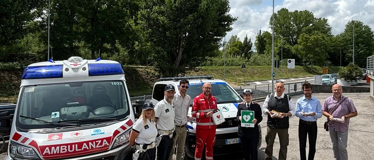 Pesaro, il dispositivo è stato donato alla Polizia locale. Fondamentale il supporto della Croce Rossa