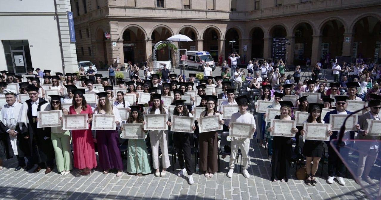 Graduation Day, oltre 360 laureati in piazza
