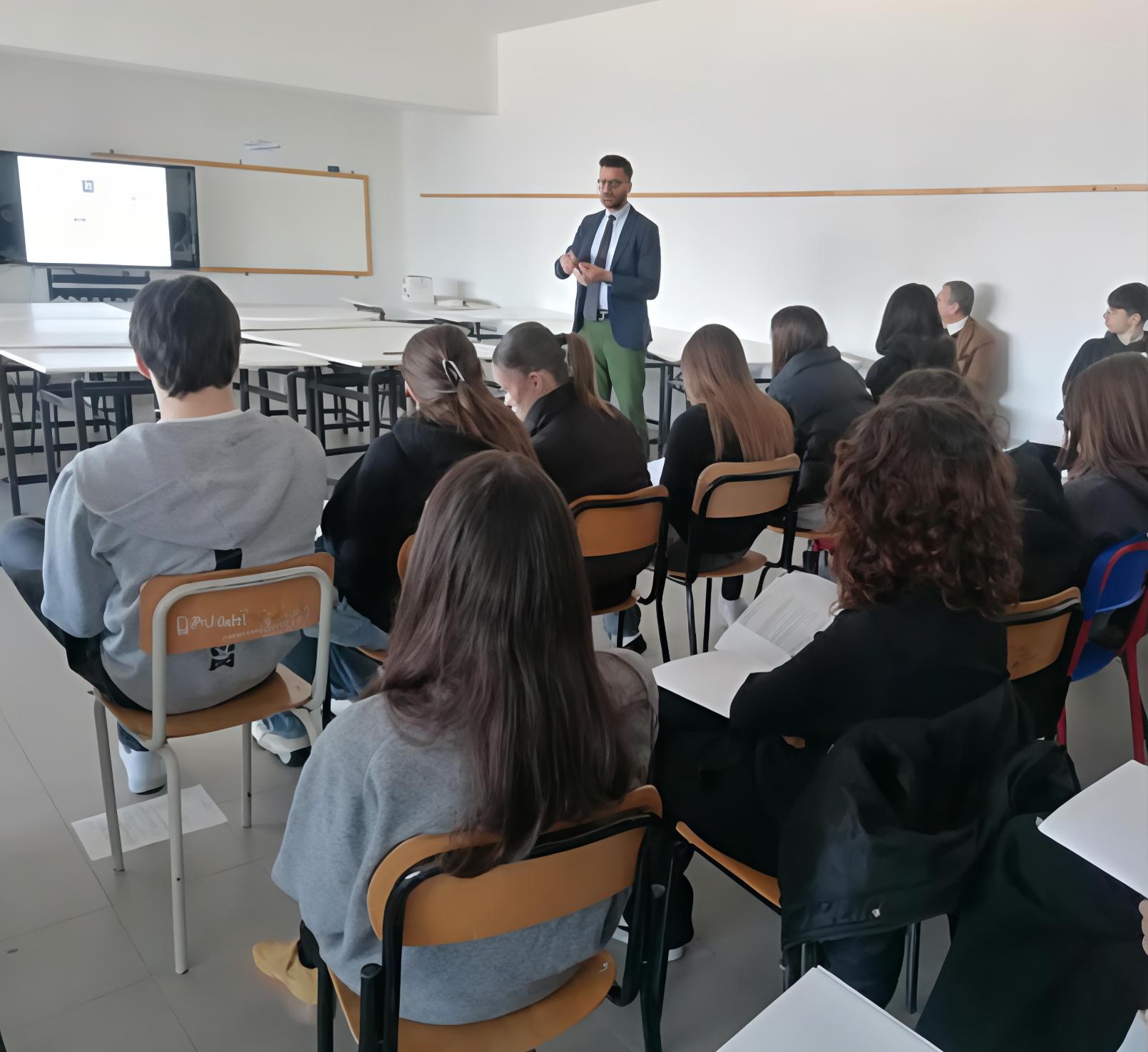 Dall’economia al risparmio ’La Banca per i giovani’ Dall’economia al risparmio ’La Banca per i giovani’