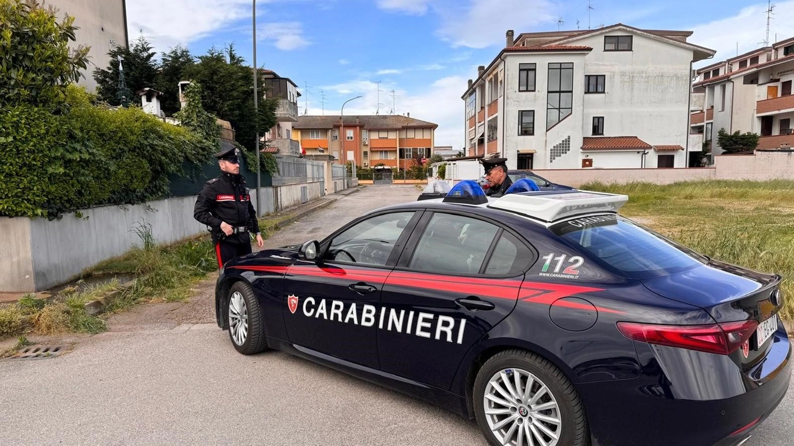 A San Giuseppe arrestato un operaio 29enne di origine albanese, che ha cercato di entrare in casa con la forza, minacciando la donna
