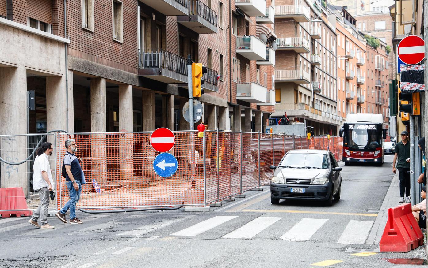 Lavori stradali. Settimana di passione. Altri nove cantieri al via oltre a quelli del tram Lavori stradali. Settimana di passione. Altri nove cantieri al via oltre a quelli del tram