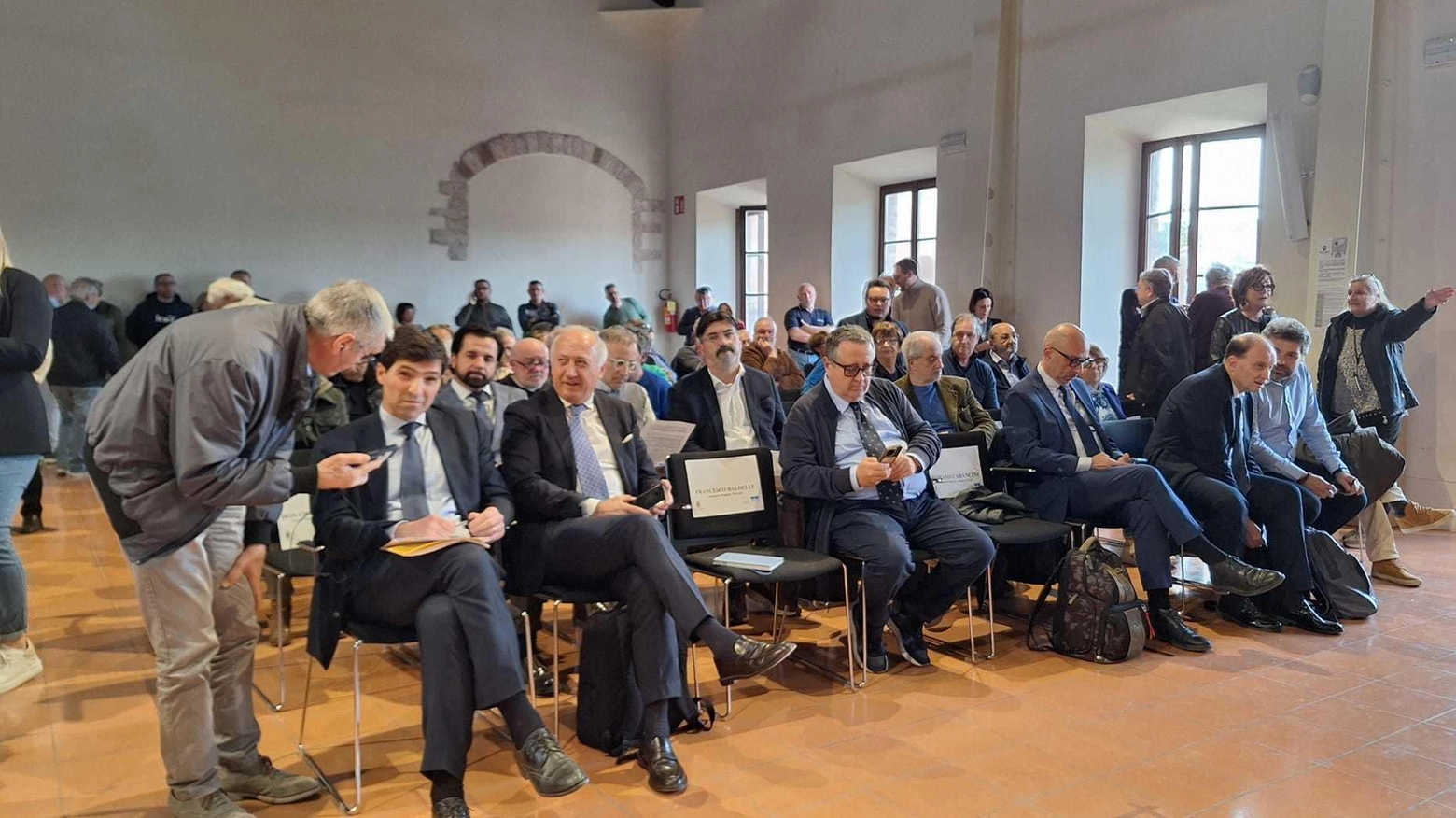 Il consigliere di maggioranza Ragni provoca il governatore Acquaroli intervenuto una settimana fa: "Gli unici posti disponibili sono a Pesaro"