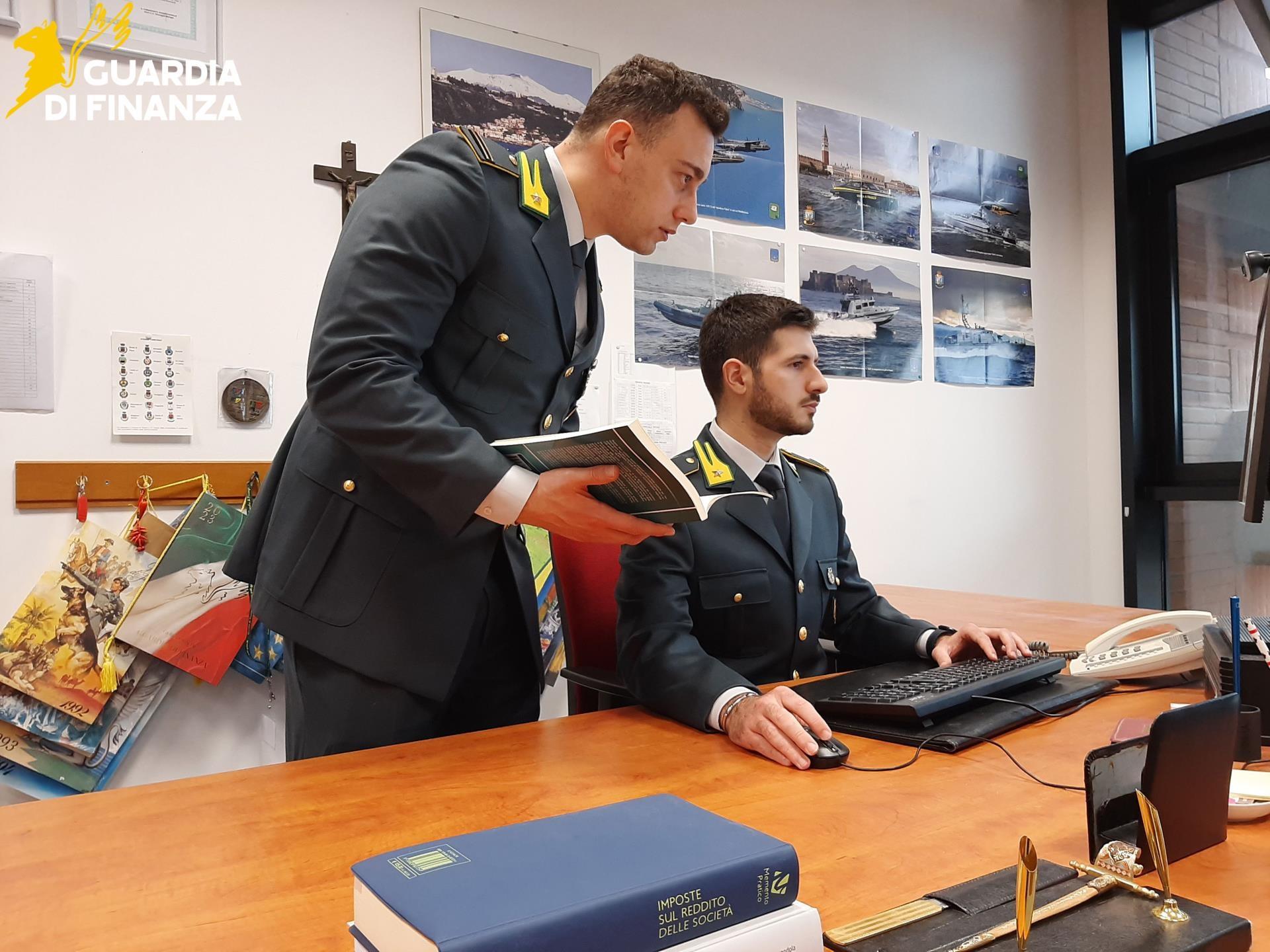 Scoperto un giro di fatture false da oltre 26milioni. Denunciate sei persone Scoperto un giro di fatture false da oltre 26milioni. Denunciate sei persone