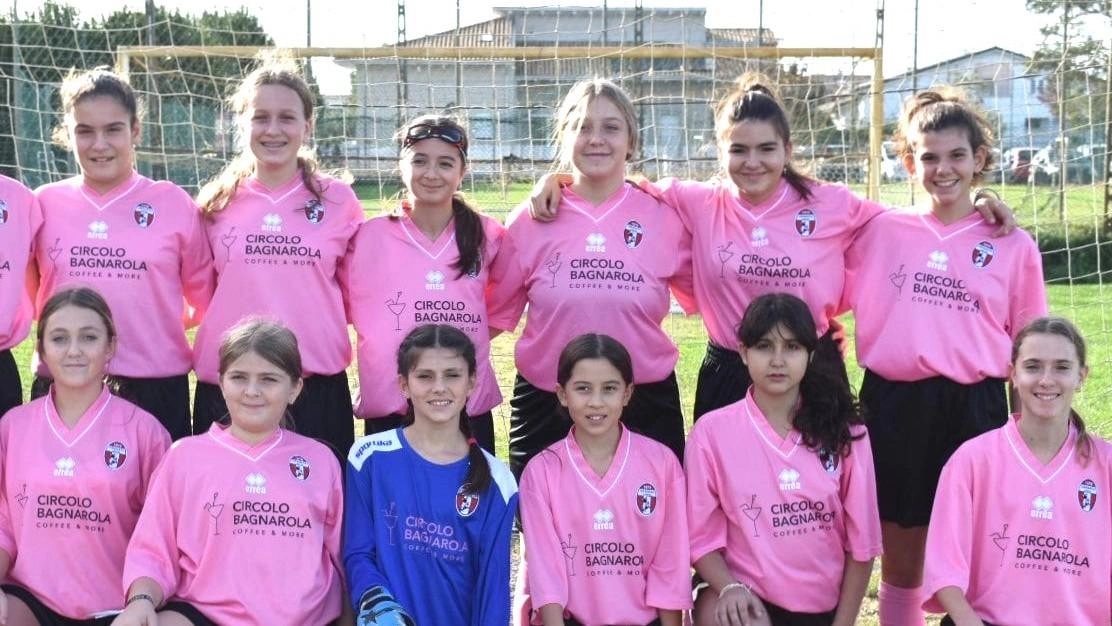 Le ragazze del Granata Calcio rappresentano Cesenatico alla Danone Cup, promuovendo l'uguaglianza di genere nello sport. Nonostante le sconfitte, dimostrano impegno e talento.