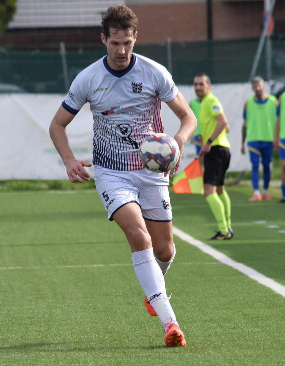 marco guidone si unisce al terre di castelli colpo grosso in attacco