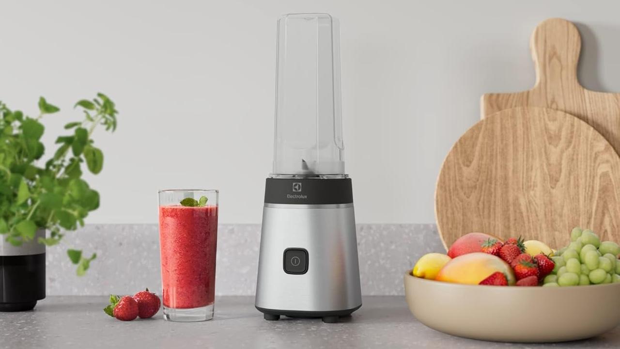 Frullatore Electrolux E3SB1 4ST sconto imperdibile su Amazon, prezzo giù del 47% Frullatore Electrolux E3SB1 4ST sconto imperdibile su Amazon, prezzo giù del 47%