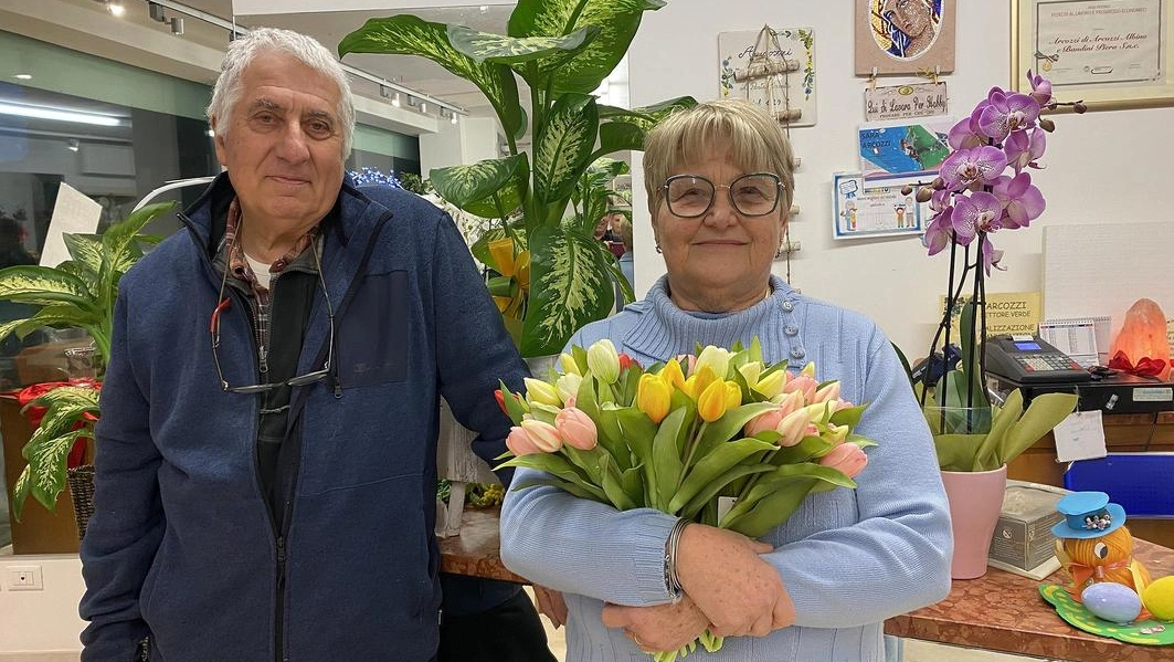 Albino Arcozzi, grazie dei fiori: "Chiudo il negozio aperto nel 1939"