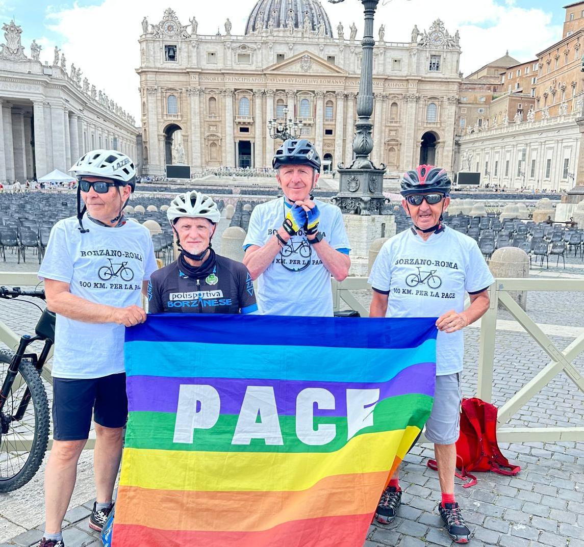 Da Borzano a San Pietro in bici. Pellegrinaggio di 560 chilometri Da Borzano a San Pietro in bici. Pellegrinaggio di 560 chilometri