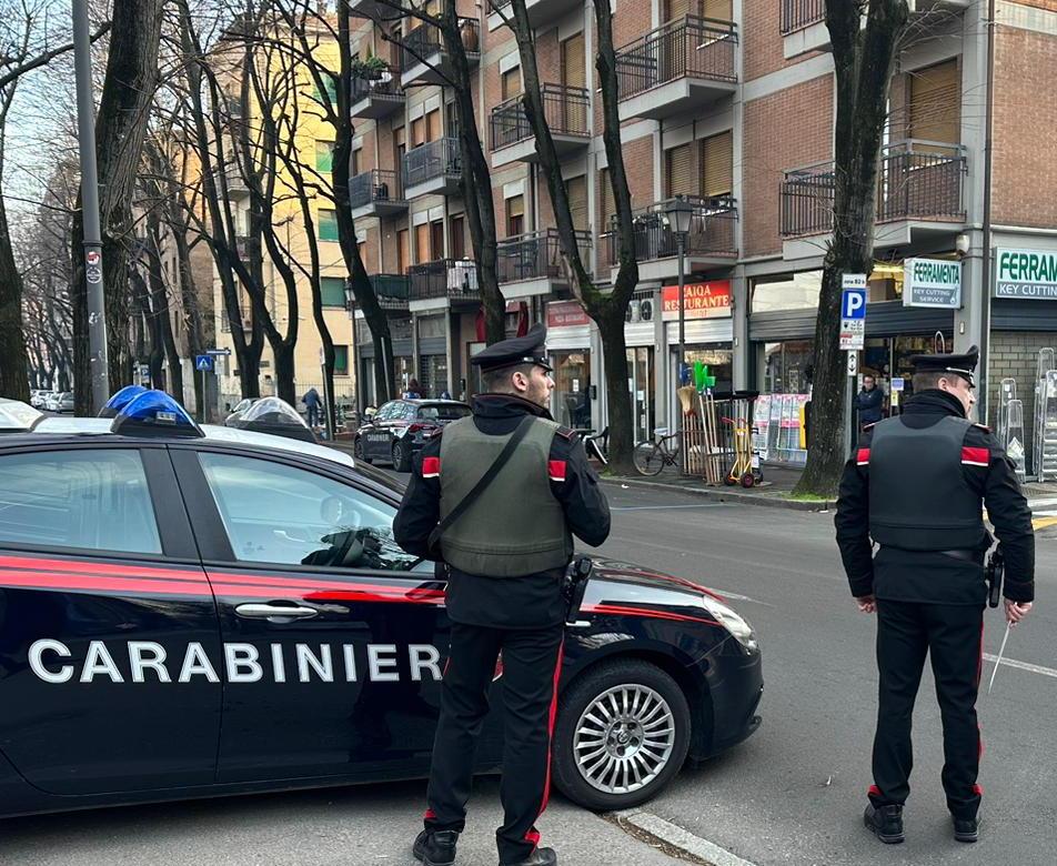 Reggio Emilia da Ilrestodelcarlino.it Reggio Emilia sorpreso col crack aggredisce i carabinieri