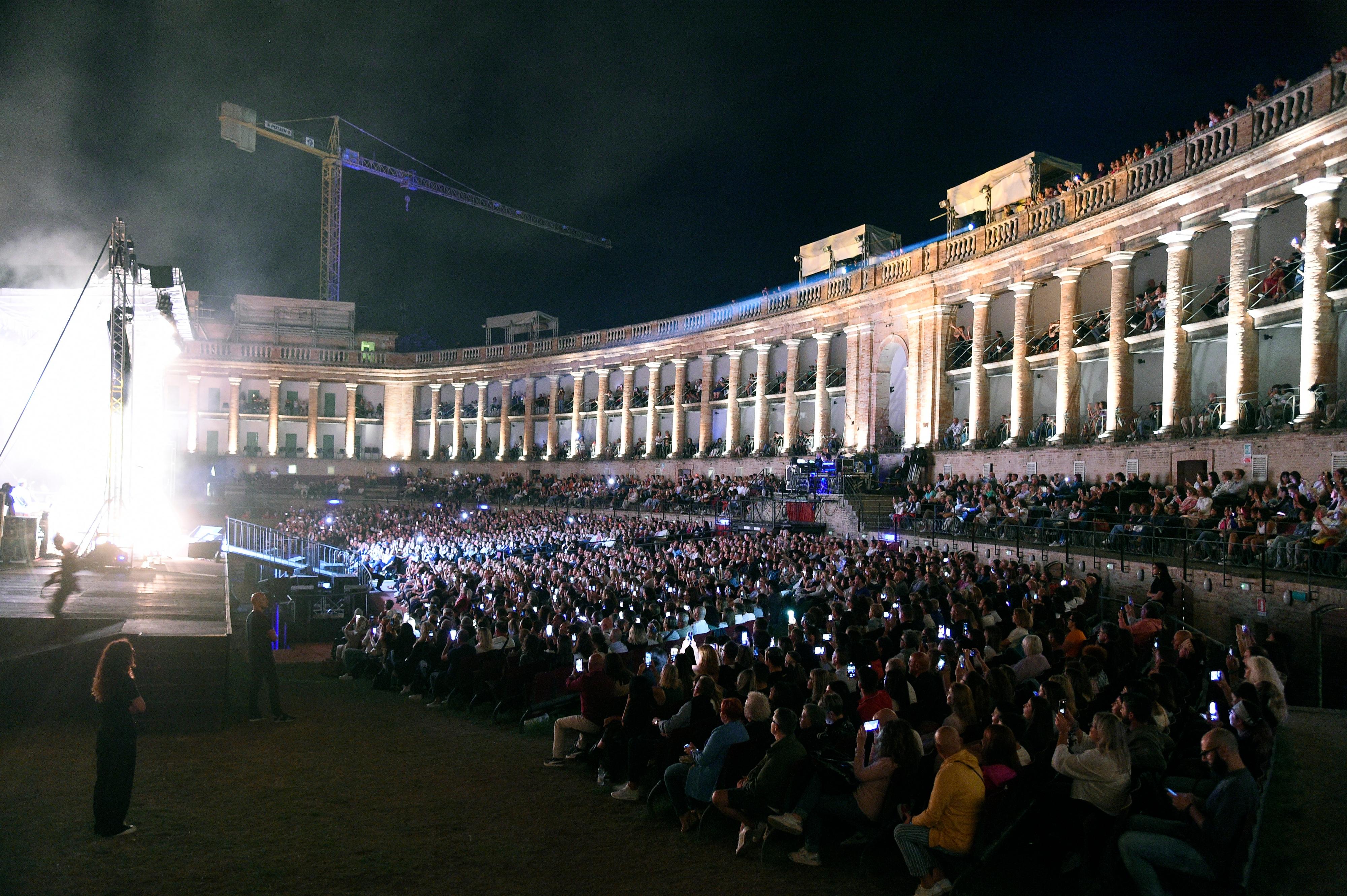Il futuro di Macerata. Giovani, lavoro e ateneo. Le sfide di una città ridisegnata dal sisma Il futuro di Macerata. Giovani, lavoro e ateneo. Le sfide di una città ridisegnata dal sisma