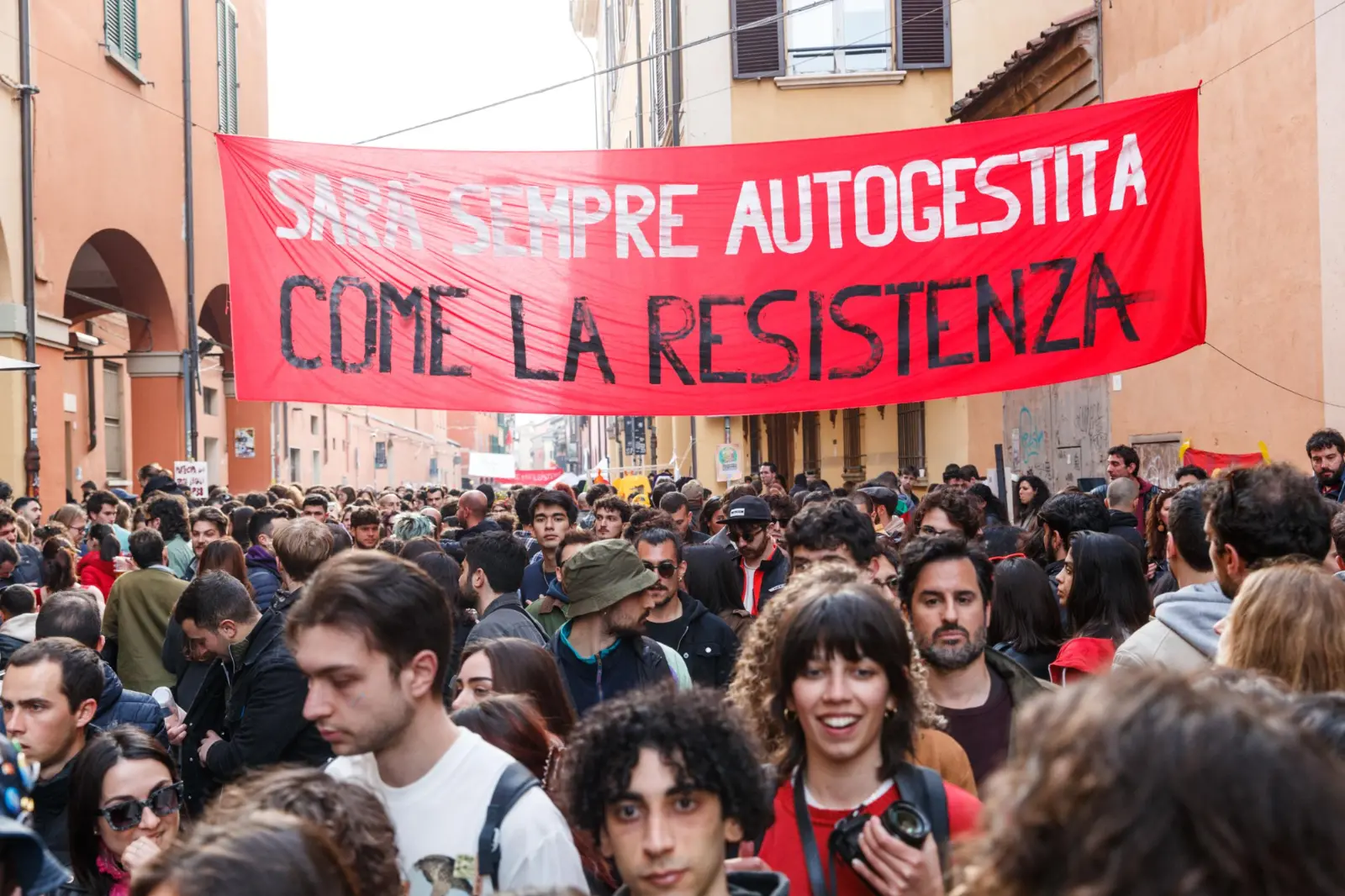 25 aprile 2025 al Pratello di Bologna: cosa vieta l’ordinanza e strade chiuse