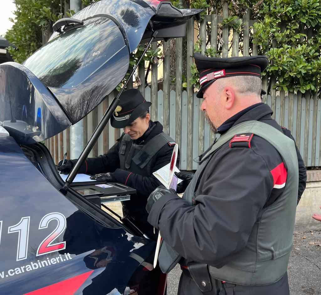smettete di urlare picchiato e rapinato in treno da tre persone