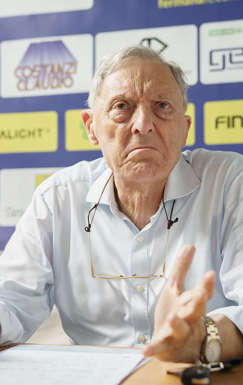 Fermana, striscione degli ultras contro la famiglia Simoni