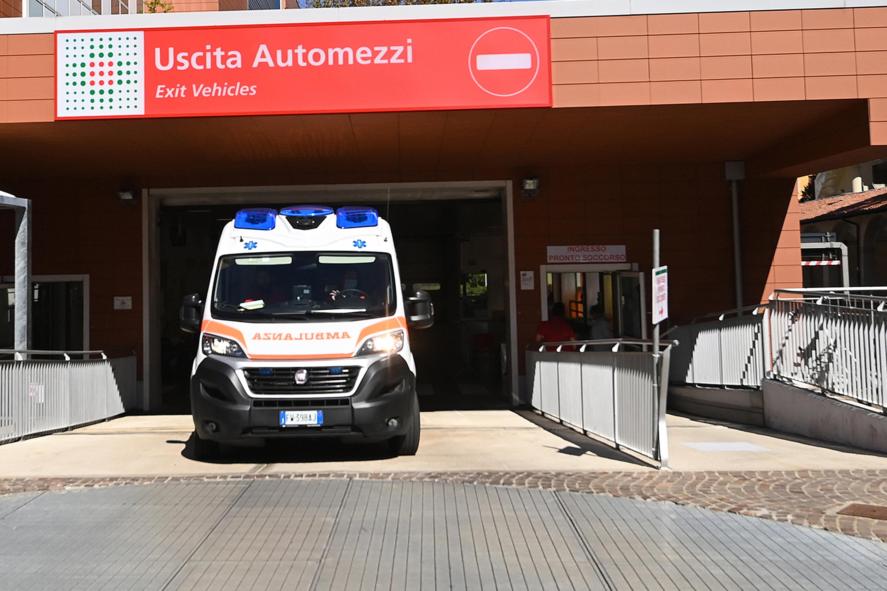 Pesta infermiere da Ilrestodelcarlino.it Pesta un infermiere del Sant’Orsola e insulta gli agenti | arrestato