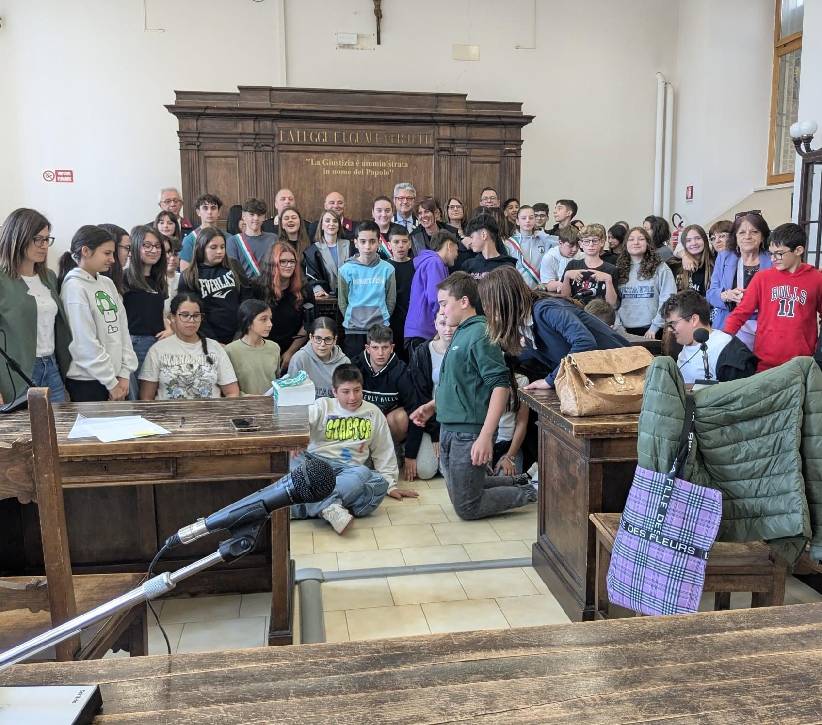 Per gli studenti lezione di processo in Tribunale Per gli studenti lezione di processo in Tribunale