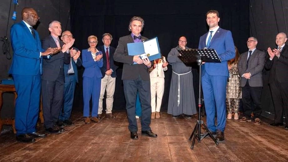 Il cesenate Andrea Antonioli premiato con ’Segni di pace’