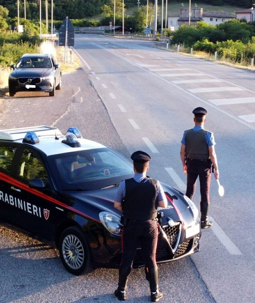 Controllo del territorio. Fermate quaranta auto. Due persone segnalate Controllo del territorio. Fermate quaranta auto. Due persone segnalate
