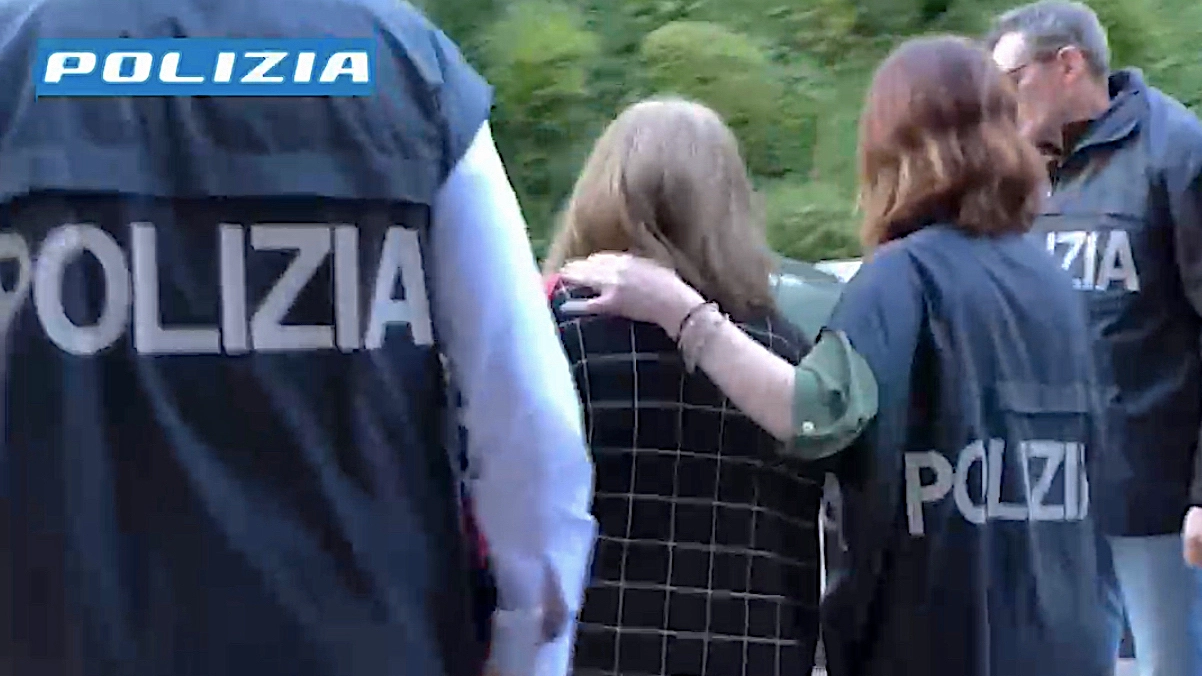 Le indagini sono state condotte dalla squadra mobile di Ancona: le pazienti psichiatriche sono state allontanate