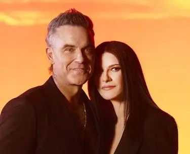 Laura Pausini duetta con Robbie Williams: "Un’emozione"