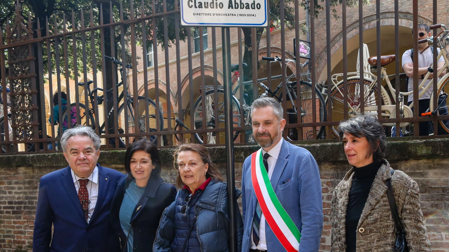 Un giardino per il maestro Abbado: "Bologna ha battuto Milano 1-0"
