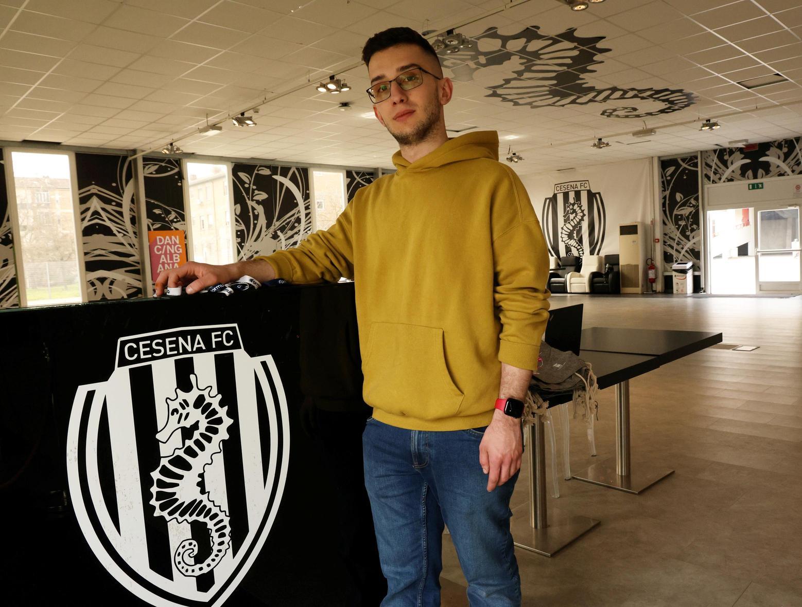 Cesena: entusiasmo tra i tifosi per la nuova campagna abbonamenti Cesena: entusiasmo tra i tifosi per la nuova campagna abbonamenti