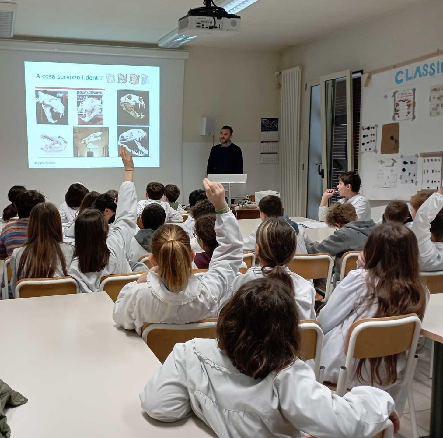 gli odontoiatri a scuola da Ilrestodelcarlino.it gli odontoiatri a scuola