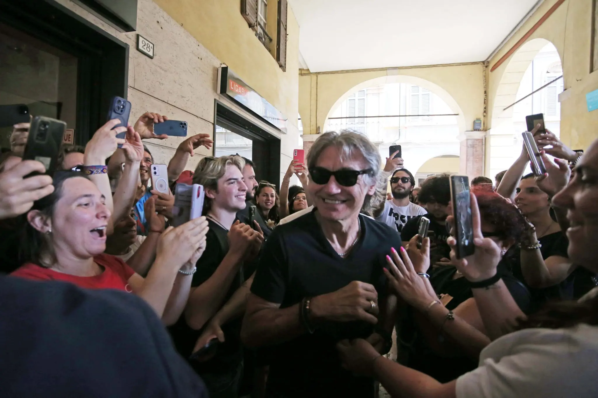 Ligabue balla sul mondo: Campovolo ribolle da oggi